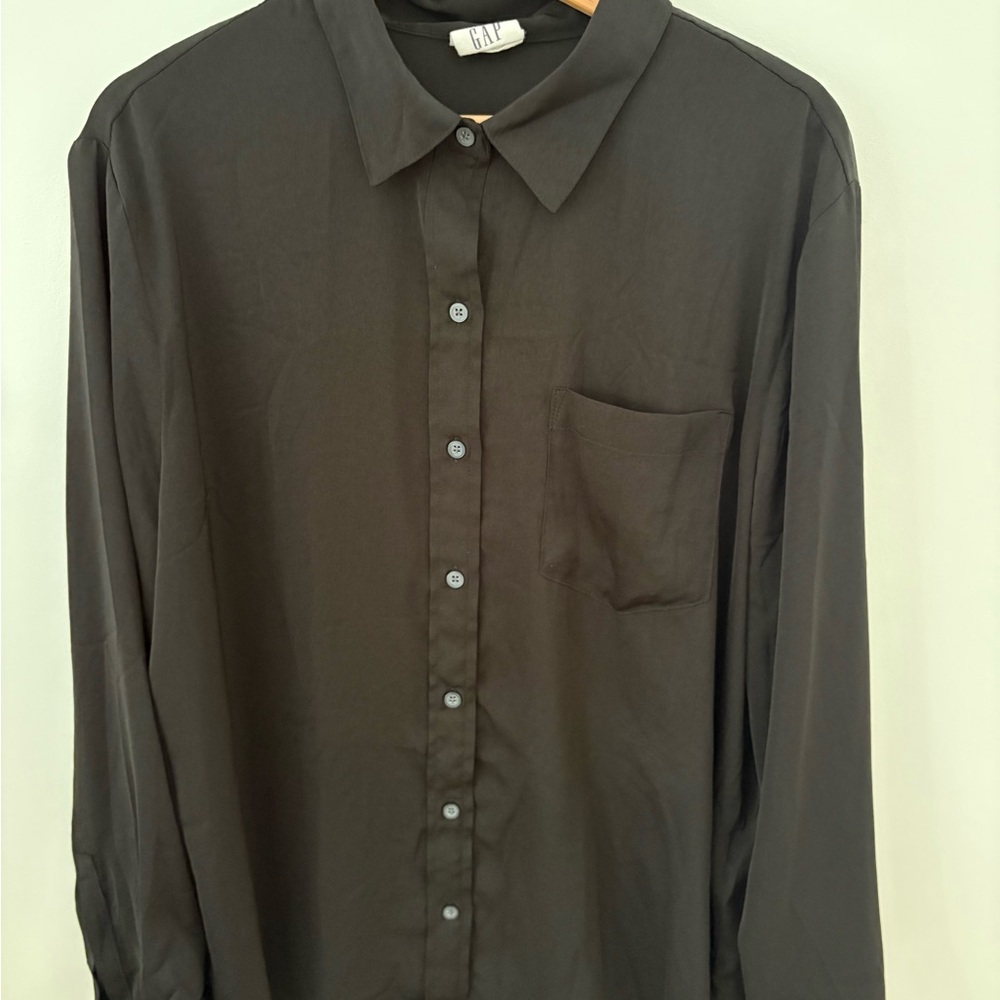 GAP Women's Black Button-Up Blouse